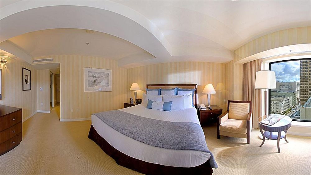 فندق فنددق نيكو سان فرانسيسكو المظهر الخارجي الصورة A bedroom at the Four Seasons Hotel